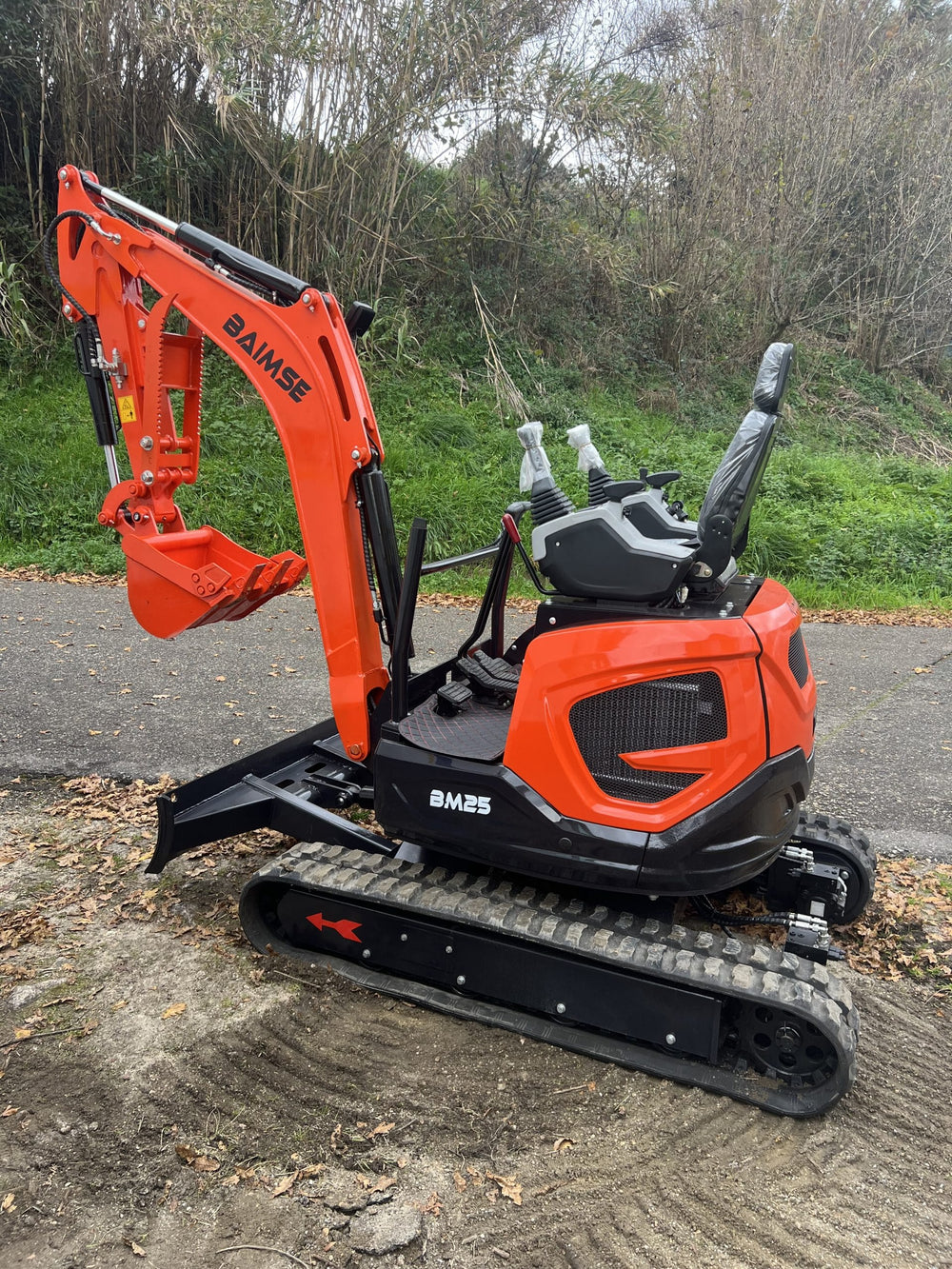 Pelle Rotative BAIMSE 2500 kg Moteur Kubota D1105 3 Cylindres 24,8 CV Rotation 360° neuve