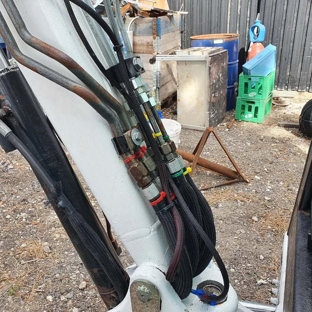 BOBCAT 322G – Mini-Pelle 1,6T sur Chenilles avec 3 Godets Occasion