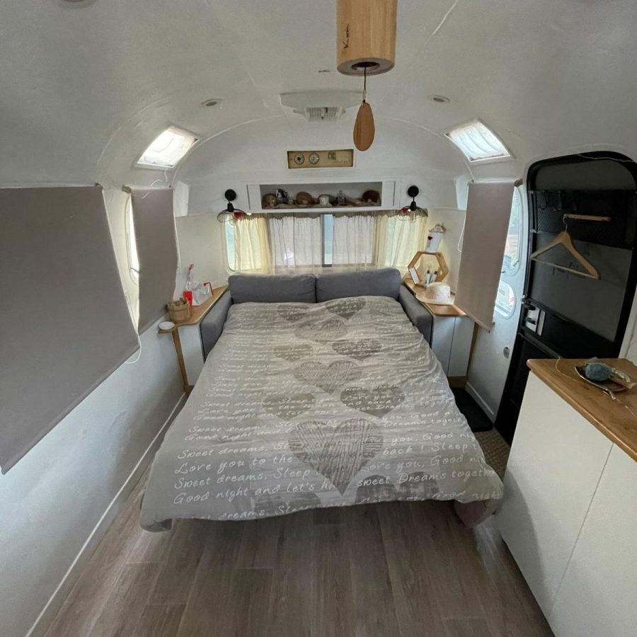 Caravane Airstream 1972 américaine double essieux transformée beauty truck 8,20m occasion