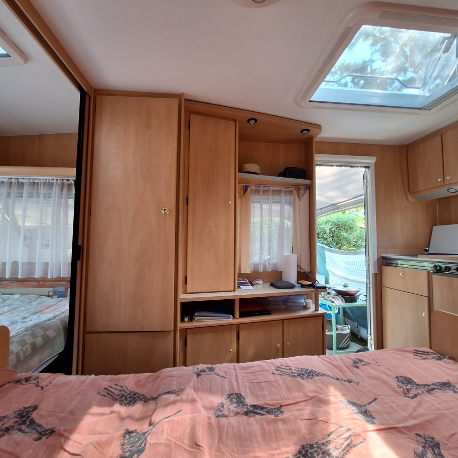 Caravane Bürstner Ventana 400TS Avantgarde 2000 – 2 couchages – Simple essieu – 6.13m – occasion