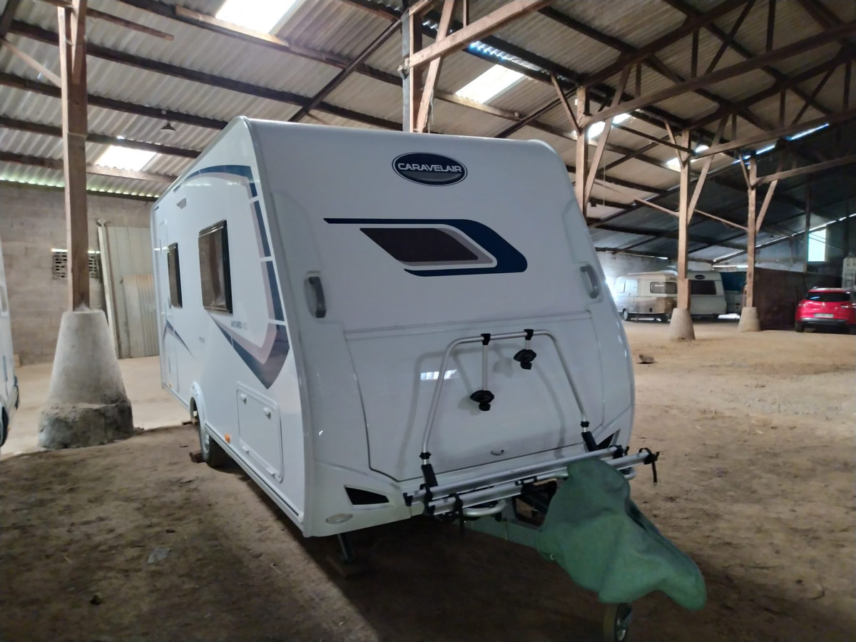 Caravane Caravelair 2019 – 4 couchages – Simple essieu – 6,70 m – Avec auvent et solette occasion
