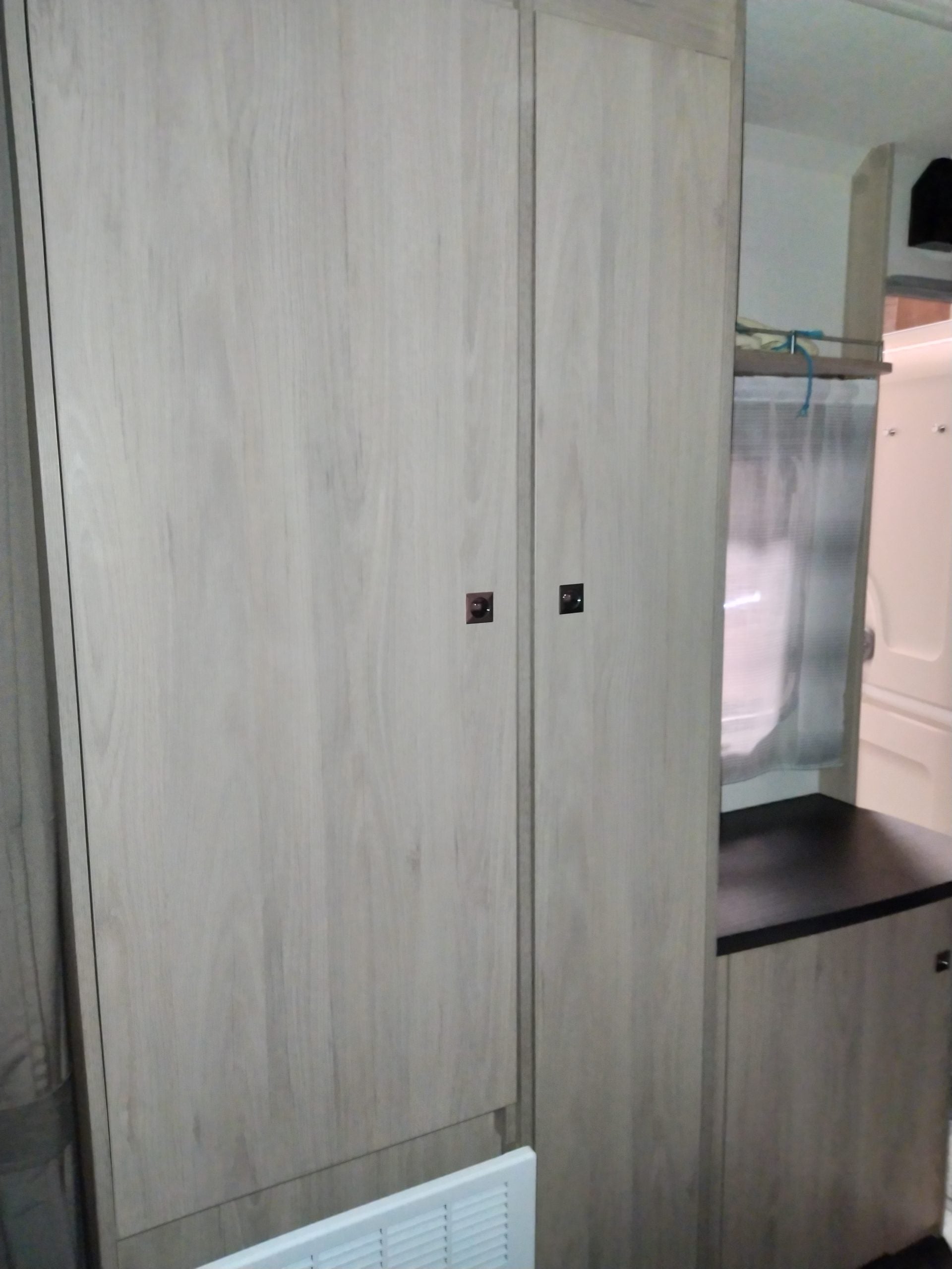 Caravane Caravelair 2019 – 4 couchages – Simple essieu – 6,70 m – Avec auvent et solette occasion