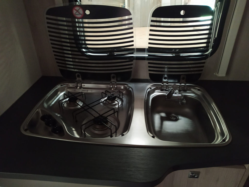 Caravane Caravelair 2019 – 4 couchages – Simple essieu – 6,70 m – Avec auvent et solette occasion