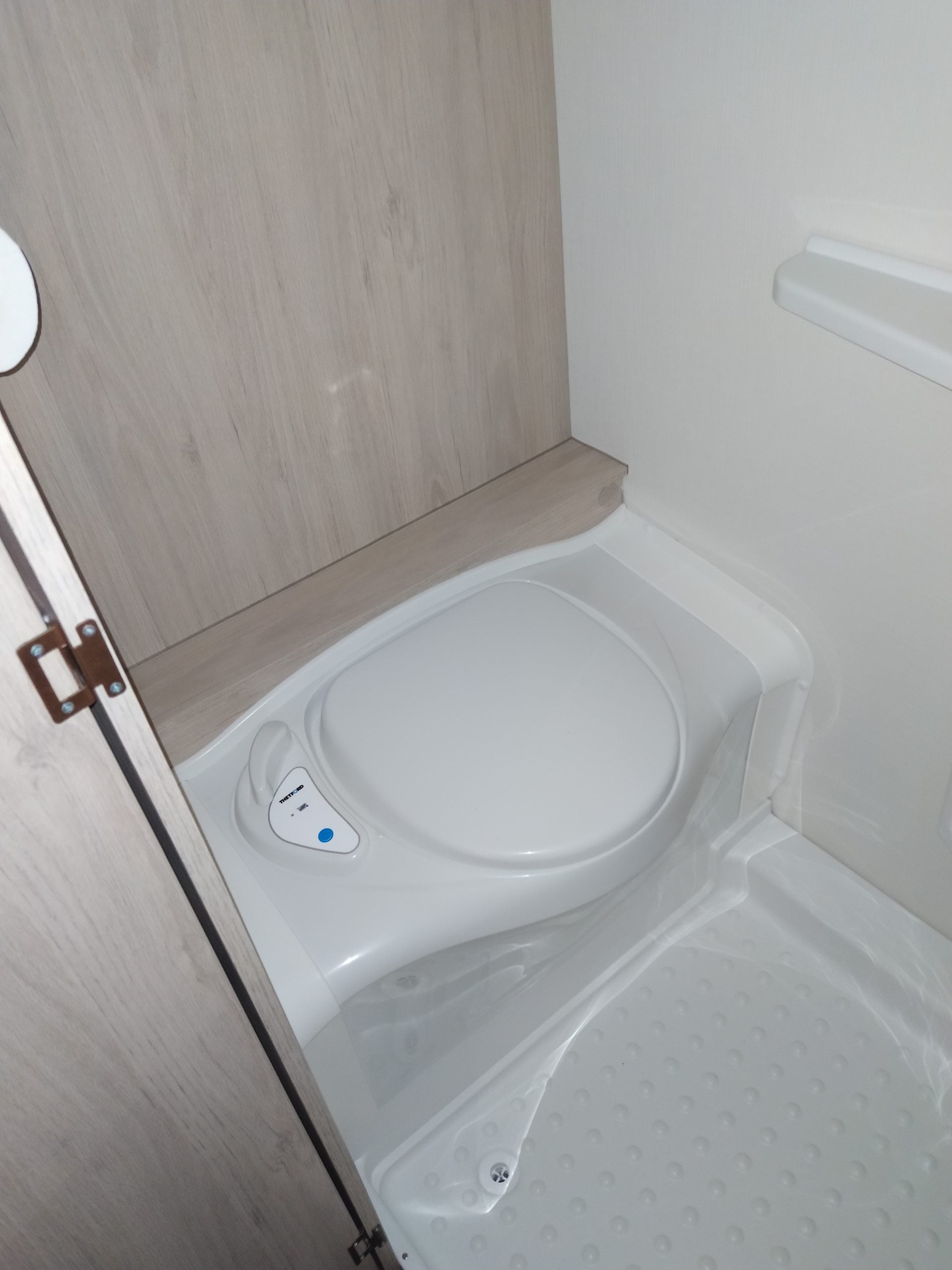 Caravane Caravelair 2019 – 4 couchages – Simple essieu – 6,70 m – Avec auvent et solette occasion