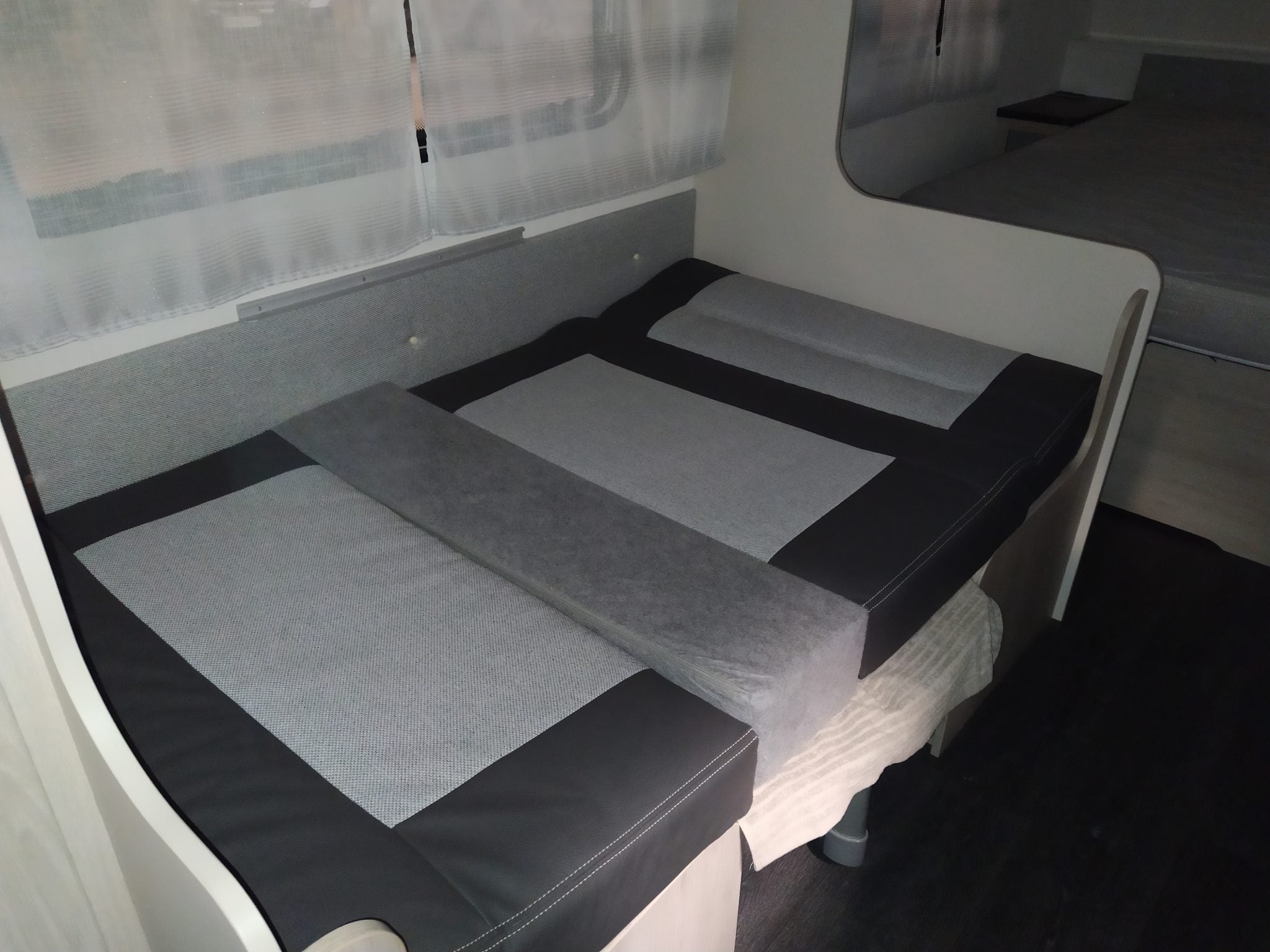 Caravane Caravelair 2019 – 4 couchages – Simple essieu – 6,70 m – Avec auvent et solette occasion