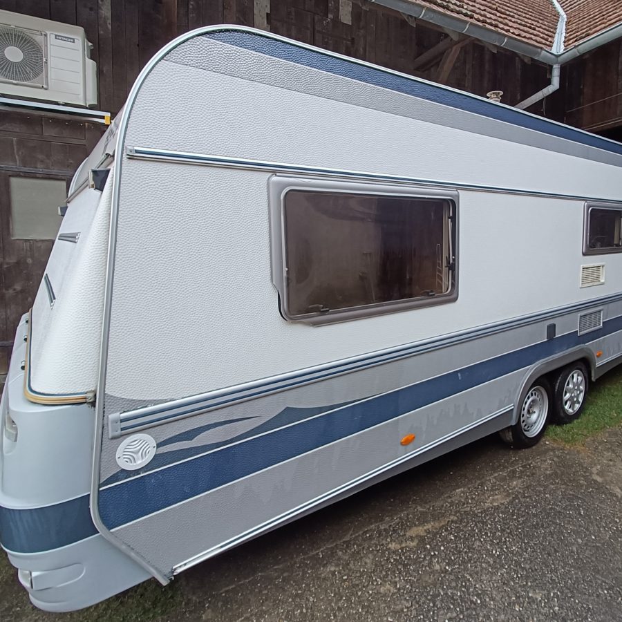 Caravane Fendt Platin 2002 8,5m double essieux 4 places avec climatisation occasion