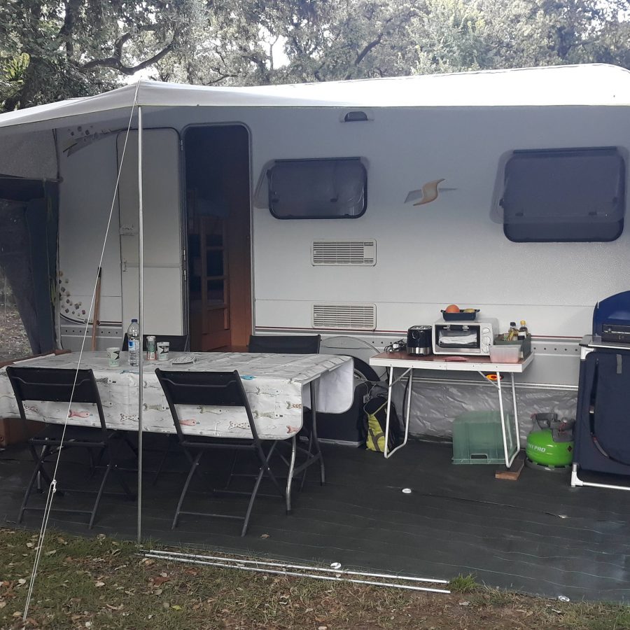 Caravane Sterckeman Starlett 470 PE 2009 – 4/6 couchages – Simple essieu – 6.70m -occasion