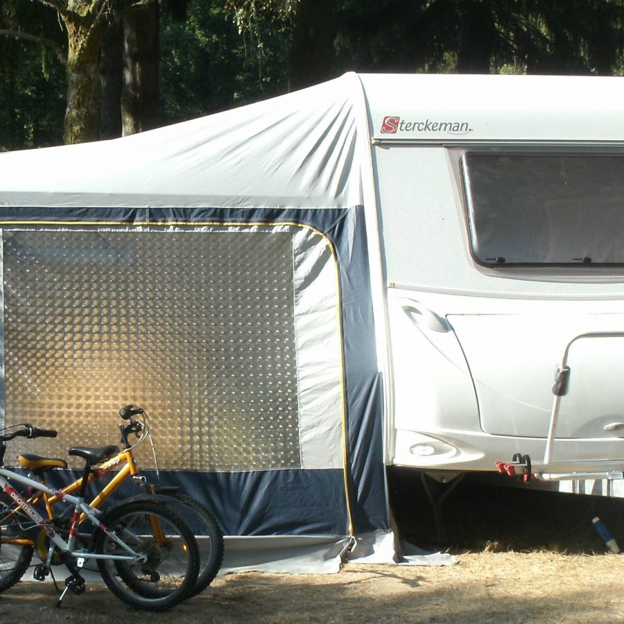 Caravane Sterckeman Starlett 470 PE 2009 – 4/6 couchages – Simple essieu – 6.70m -occasion