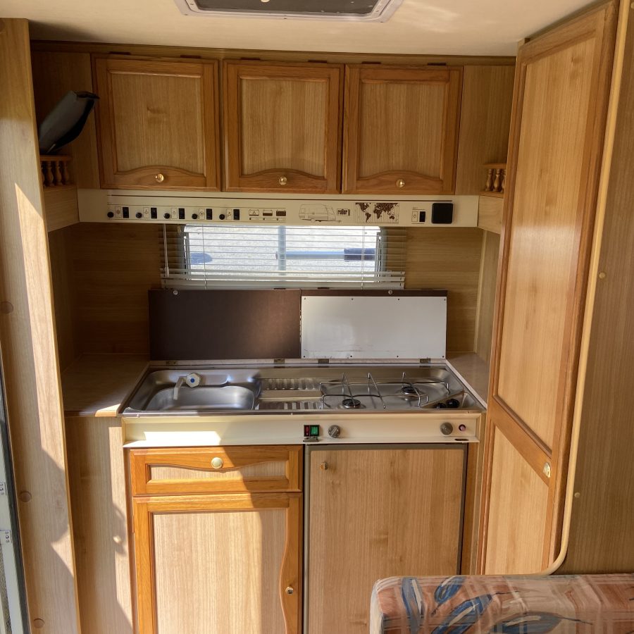 Caravane Sun Roller 1997 – Confort, solidité et bon état général occasion