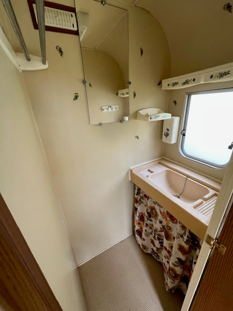 Caravane Trigano Odyssée Vintage 1975 – 4/5 couchages – Bon état – Chauffage gaz, coccasion