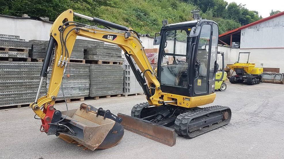 Caterpillar 302.7D CR, (2016), 2000 heures, 2.67T + 3 Godets – occasion