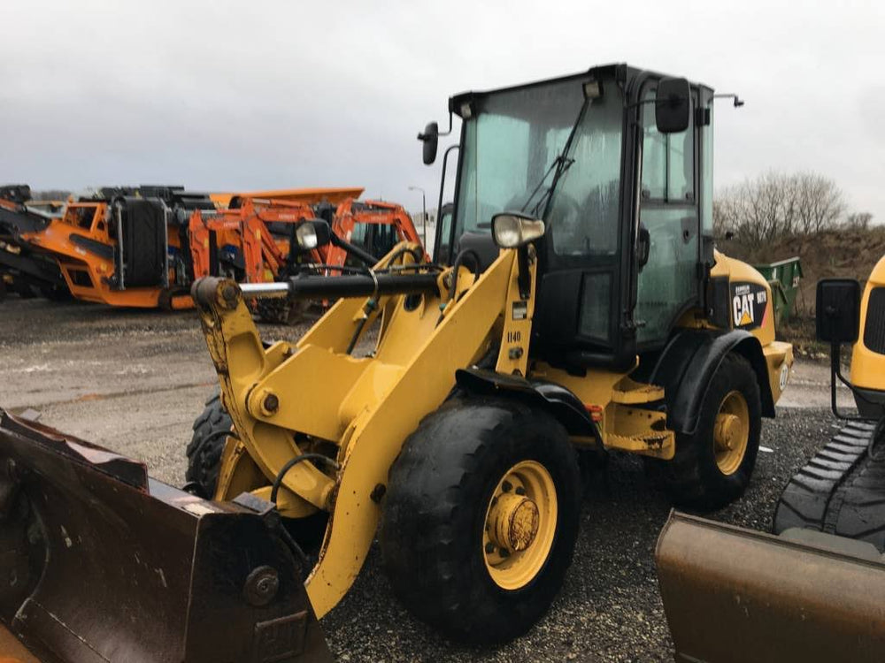 Chargeuse compacte Caterpillar 907H – 2008