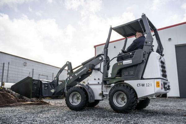 Chargeuse sur pneus CT-W12I – 1200 kg, direction articulée, godet & attache rapide neuve
