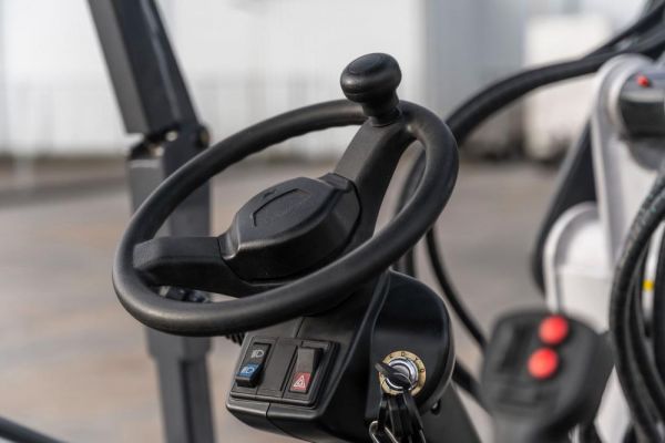 Chargeuse sur pneus CT-W12I – 1200 kg, direction articulée, godet & attache rapide neuve