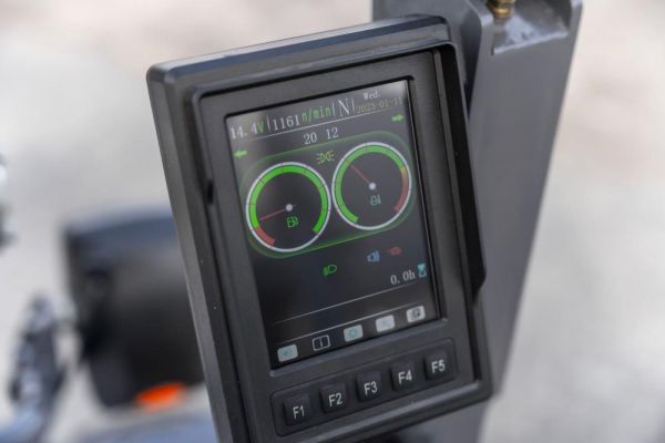 Chargeuse sur pneus CT-W12I – 1200 kg, direction articulée, godet & attache rapide neuve