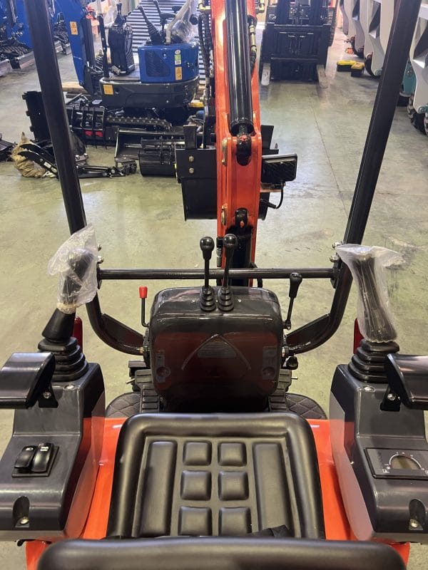 Excavatrice 1200 kg Moteur Kubota 3 Cylindres avec Chenilles Rétractables 74 cm neuve