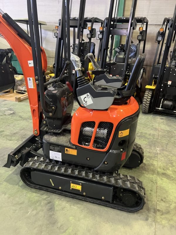 Excavatrice 1200 kg Moteur Kubota 3 Cylindres avec Chenilles Rétractables 74 cm neuve