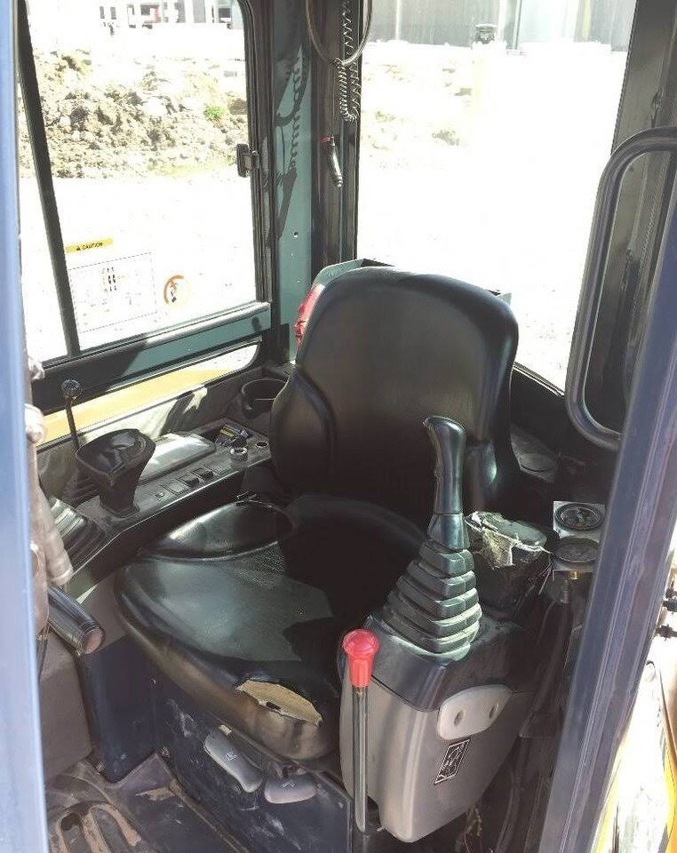 Hyundai Robex 27Z-9, (2011), 5800 heures, 2.8T – occasion