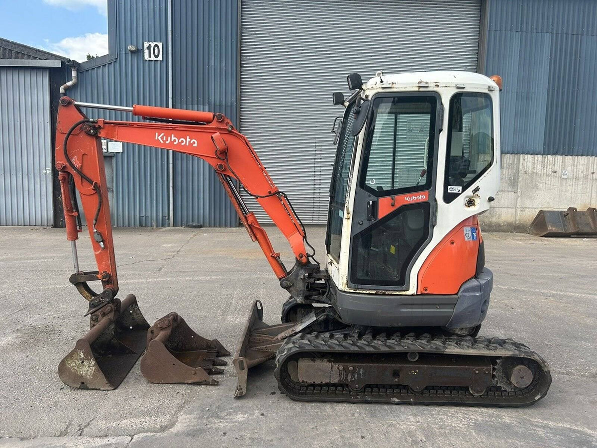 Kubota U25-3, (2008), 3600 heures, 2.6T + BRH + 3 Godets – occasion