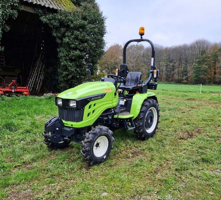 Micro Tracteur Preet Avenger 20 Neuf 20 CV Moteur Mitsubishi 3 Cylindres 4 Roues Motrices Direction Assistée