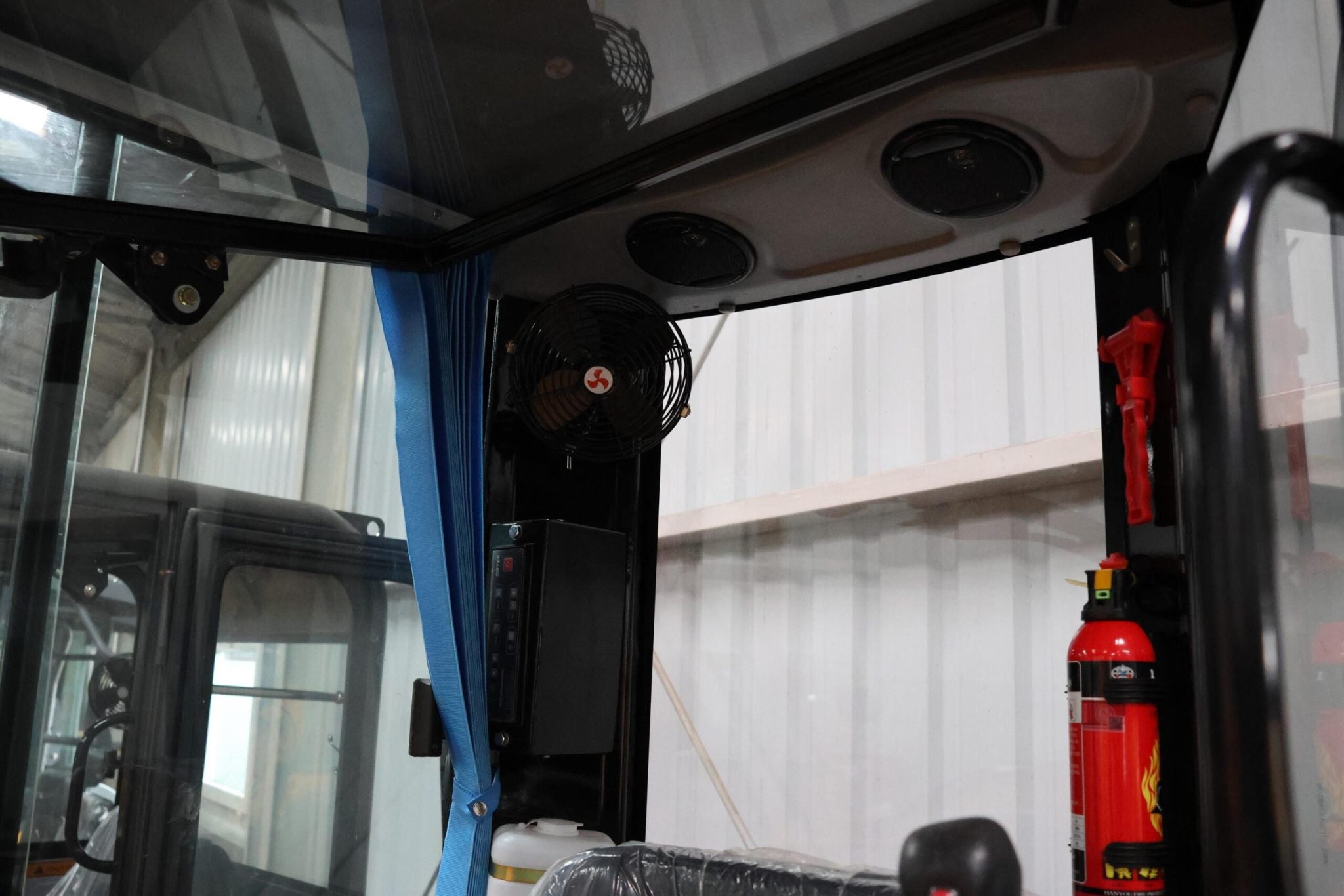 Mini Pelle APS KMZ 28 avec Bras de Torsion – Occasion