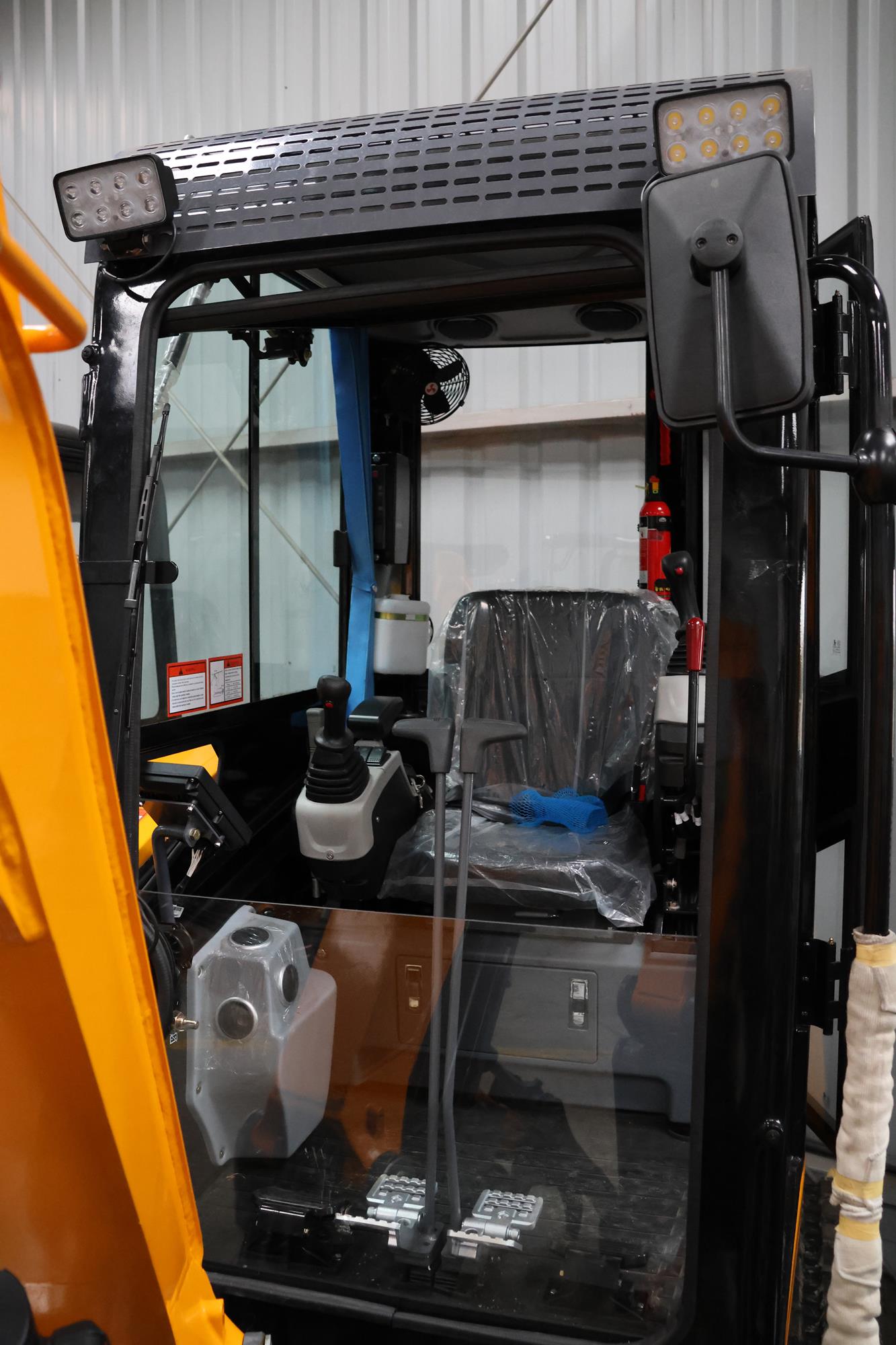 Mini Pelle APS KMZ 28 avec Bras de Torsion – Occasion