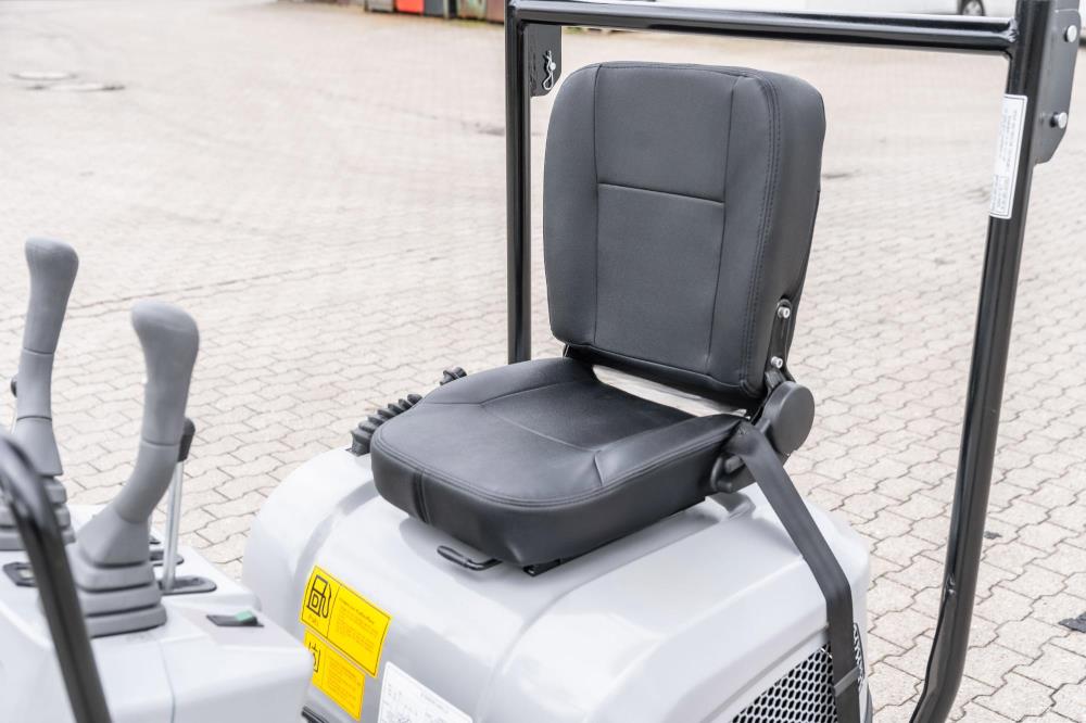 Mini-pelle Bobmaster Plus – 970 kg, diesel, bras articulé, châssis réglable neuve