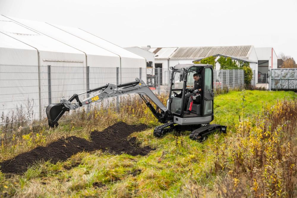 Mini-pelle Bobmaster Ultimate neuve – 2680 kg, diesel Yanmar, bras articulé neuve