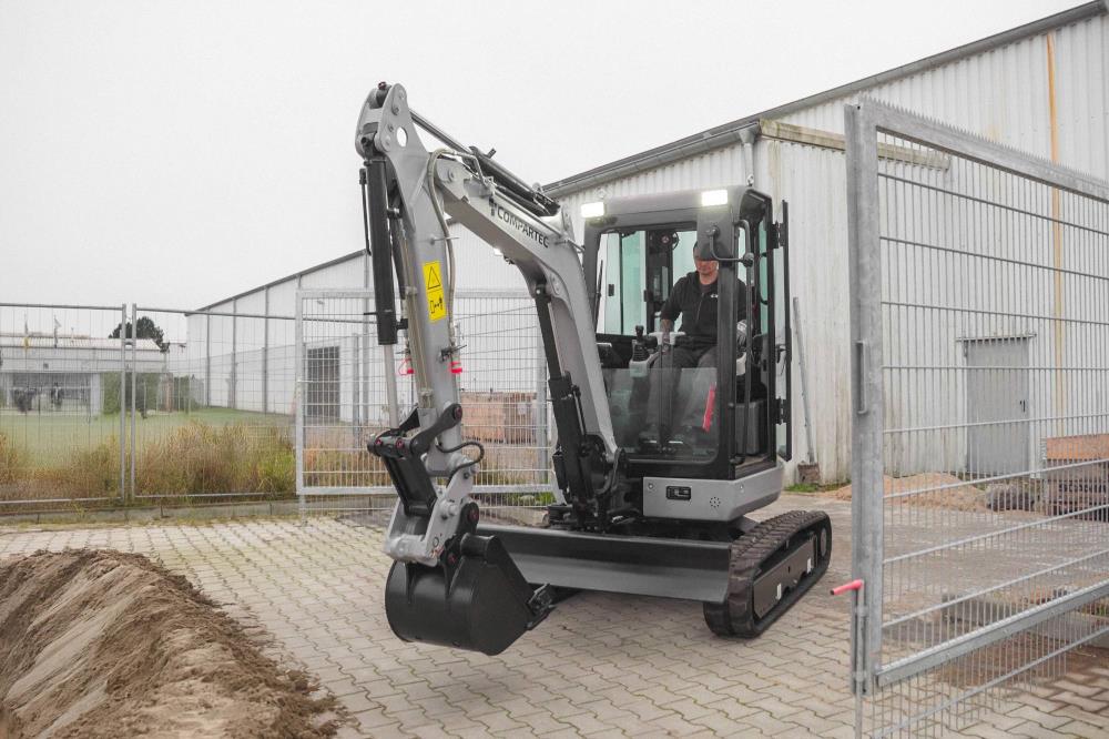 Mini-pelle Bobmaster Ultimate neuve – 2680 kg, diesel Yanmar, bras articulé neuve