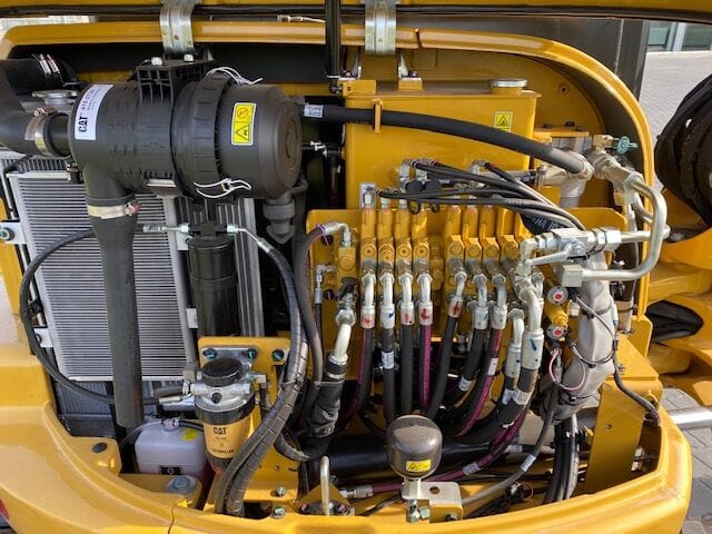 Mini-pelle CATERPILLAR 305E 5300 kg moteur C2.4 Turbo 54 CV Stage V cabine climatisée neuve