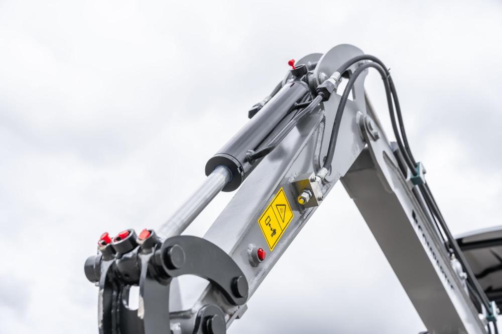 Mini-pelle Yanmaster – 1200 kg, diesel Yanmar, châssis réglable neuve