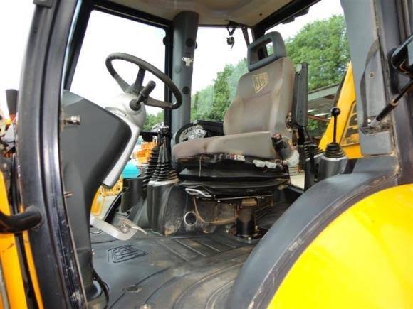 Rétrocaveuse JCB 4CX 2007 – Puissante 4 Roues Directrices